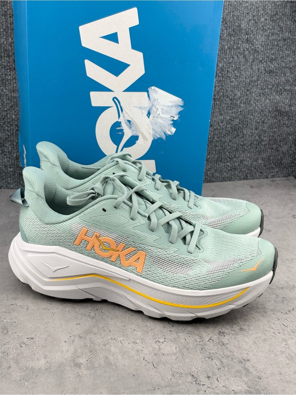 Hoka Challenger 8 Women's Size 10B Green White Athletic Running Shoes (1168717) - Picture 2 of 6